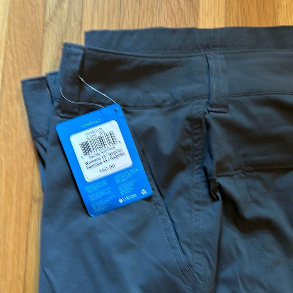 NWT women’s Columbia Omni-shield travel pants. Size 12. Gray